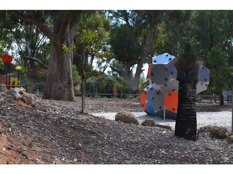 83 Camden Way, Meadow Springs WA 6210