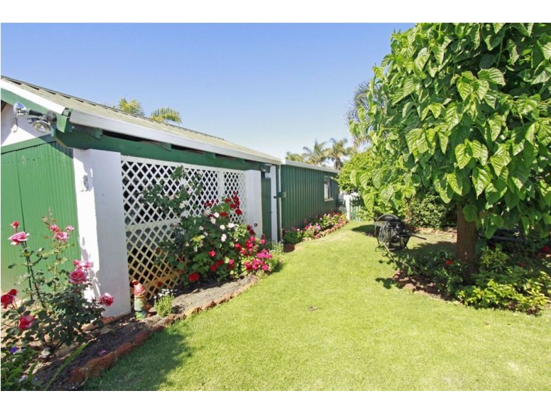 2 Tallong Court, Greenfields WA 6210