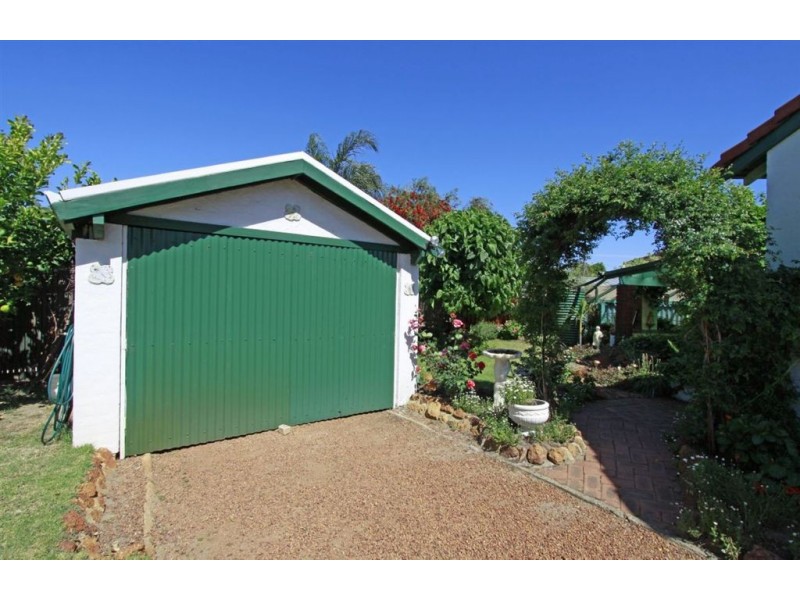 2 Tallong Court, Greenfields WA 6210