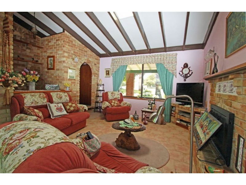 2 Tallong Court, Greenfields WA 6210