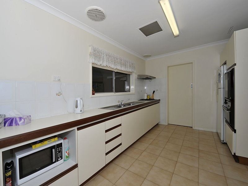 15 Adonis Road, Silver Sands WA 6210