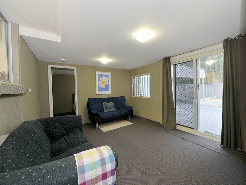 15 Adonis Road, Silver Sands WA 6210