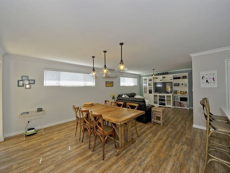 17 Stellaria Avenue, Halls Head WA 6210