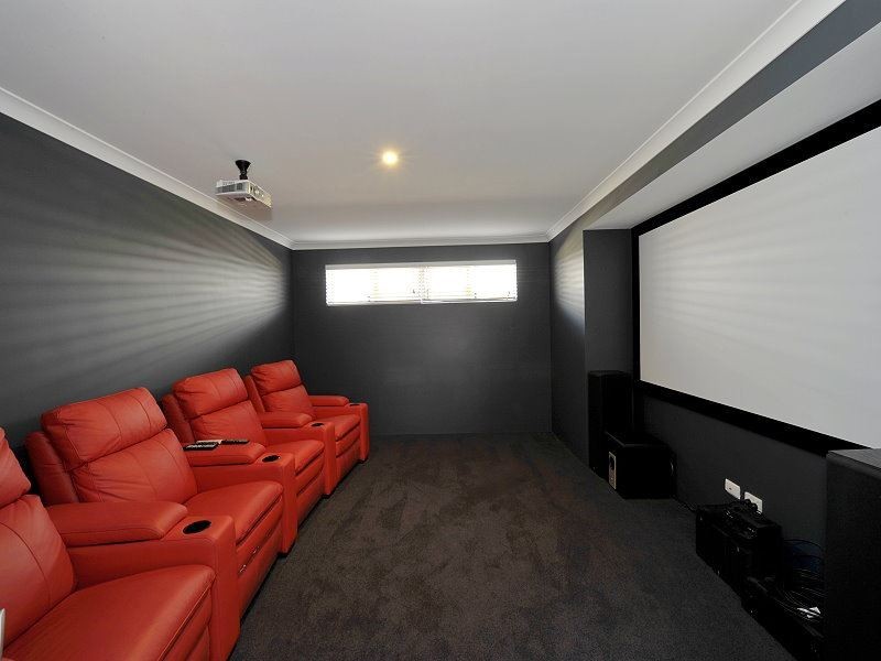 17 Stellaria Avenue, Halls Head WA 6210