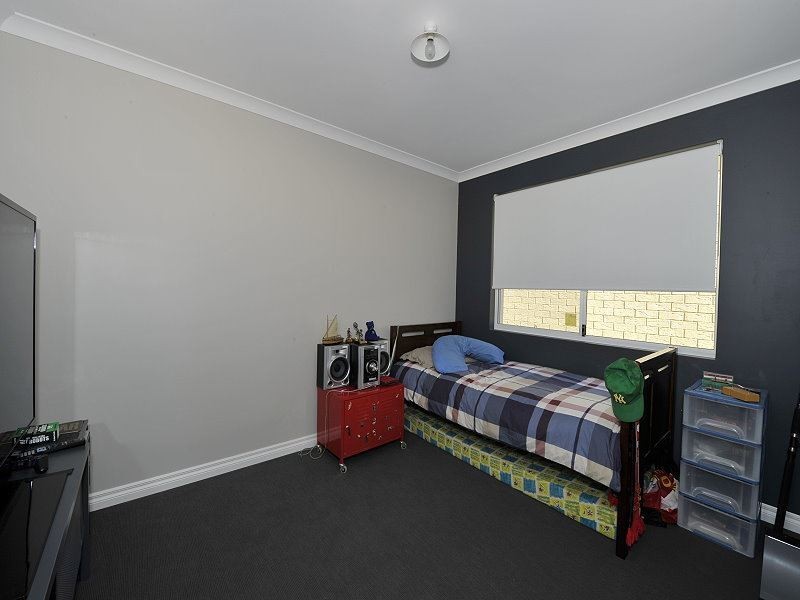 17 Stellaria Avenue, Halls Head WA 6210