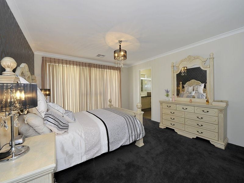 19 Gael Place, Dudley Park WA 6210