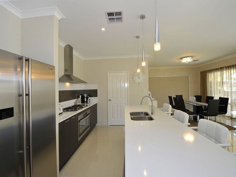 19 Gael Place, Dudley Park WA 6210