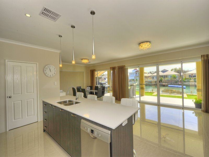 19 Gael Place, Dudley Park WA 6210