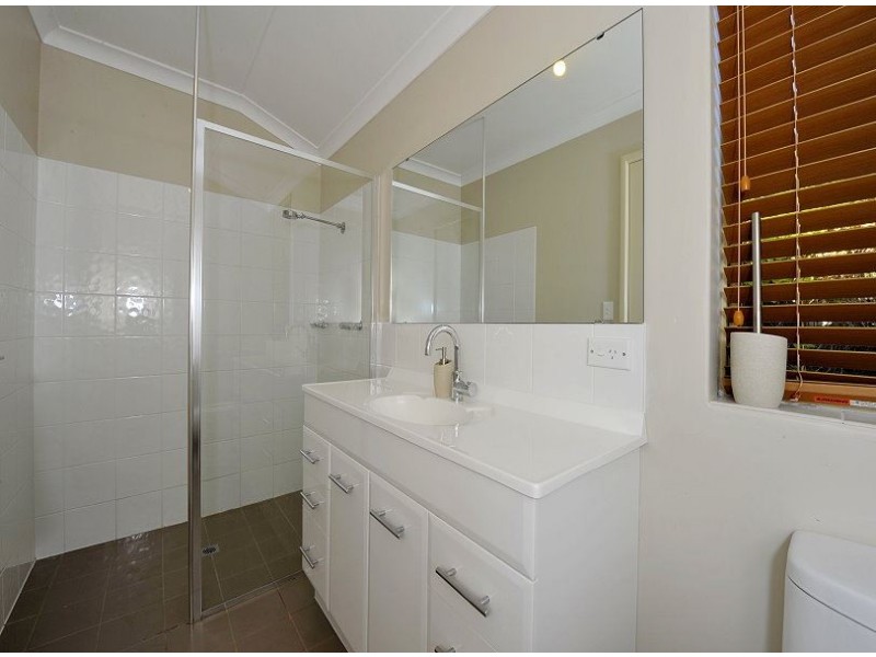 10 Willmott Close, Halls Head WA 6210