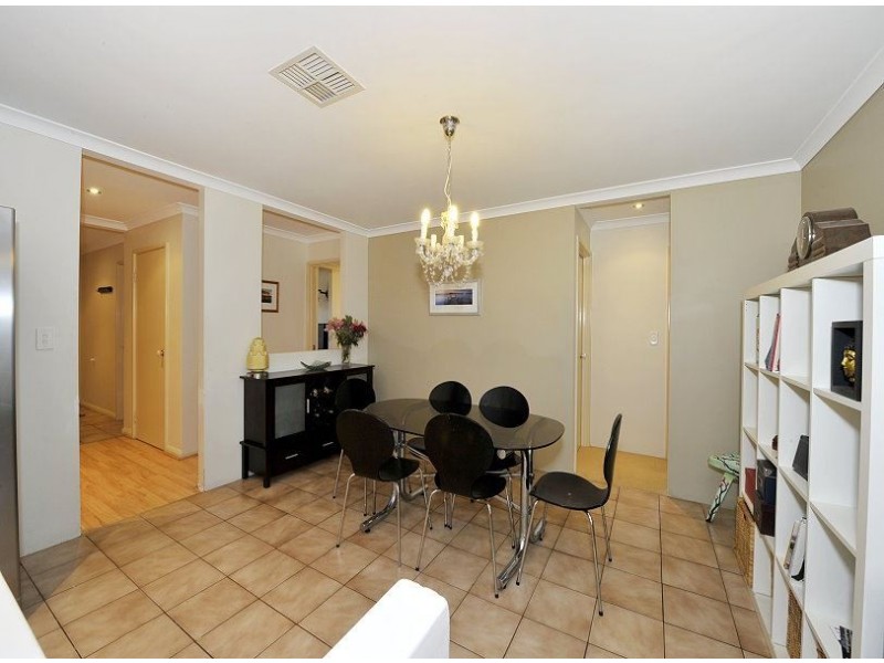 10 Willmott Close, Halls Head WA 6210