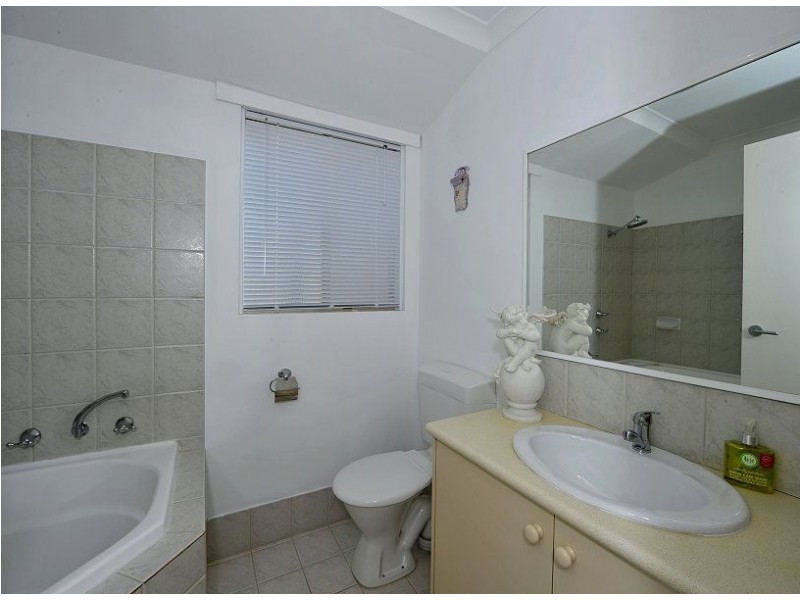 1 Lamont Court, Meadow Springs WA 6210