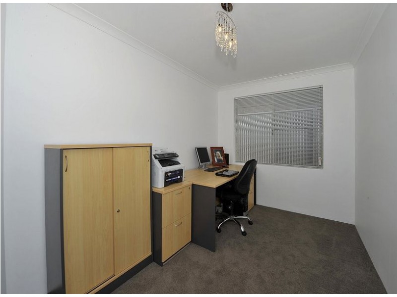 1 Lamont Court, Meadow Springs WA 6210