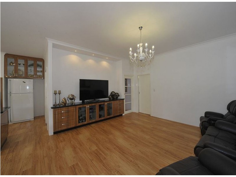 1 Lamont Court, Meadow Springs WA 6210