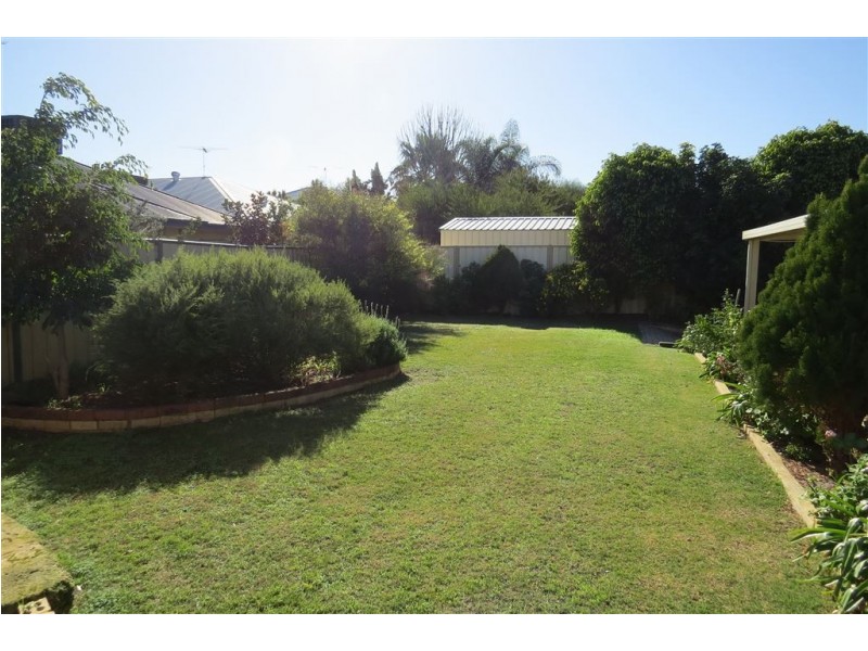 5 Columbus Street, Dudley Park WA 6210