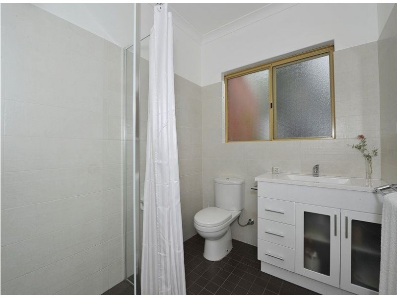 9 Leeton Close, Halls Head WA 6210