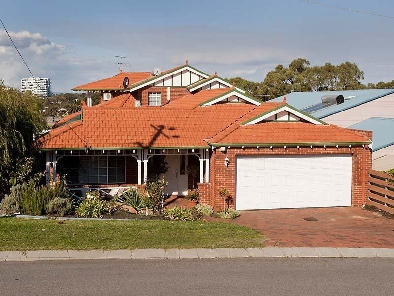 33 Hill Street, Halls Head WA 6210