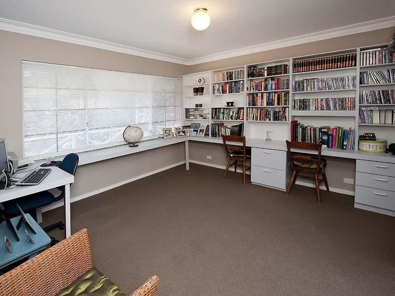 33 Hill Street, Halls Head WA 6210