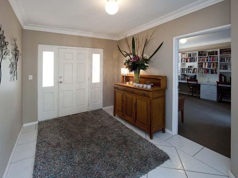 33 Hill Street, Halls Head WA 6210