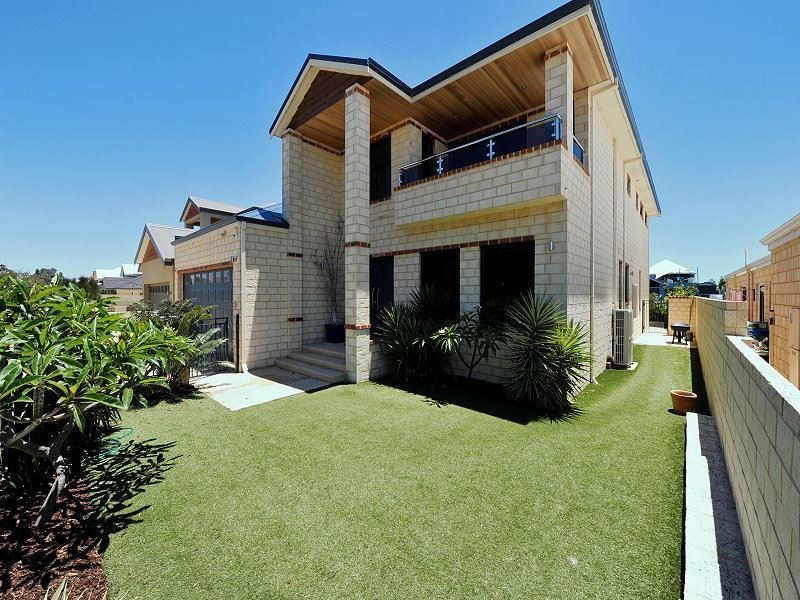 43 Leisure Way, Halls Head WA 6210