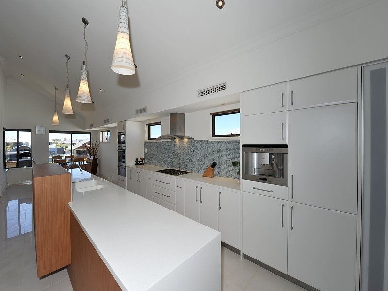 43 Leisure Way, Halls Head WA 6210