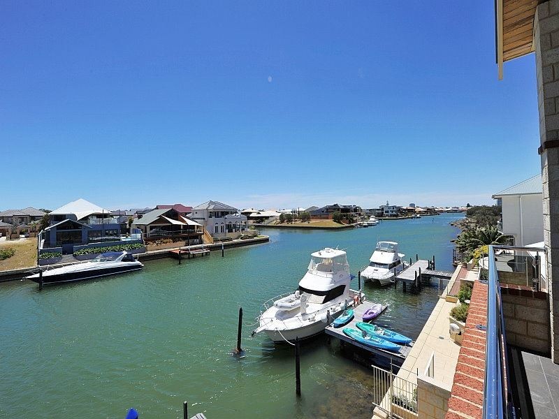 43 Leisure Way, Halls Head WA 6210