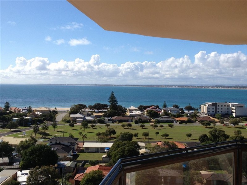 33/6a Valley Road, Halls Head WA 6210