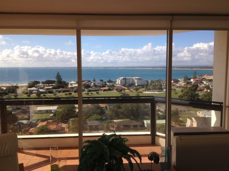 33/6a Valley Road, Halls Head WA 6210