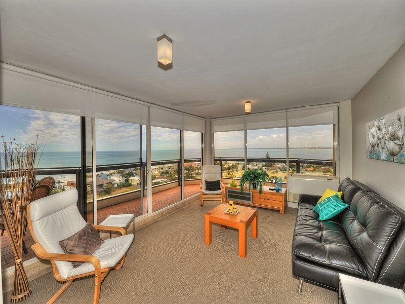 33/6a Valley Road, Halls Head WA 6210