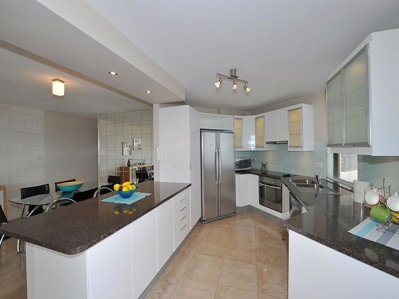 33/6a Valley Road, Halls Head WA 6210