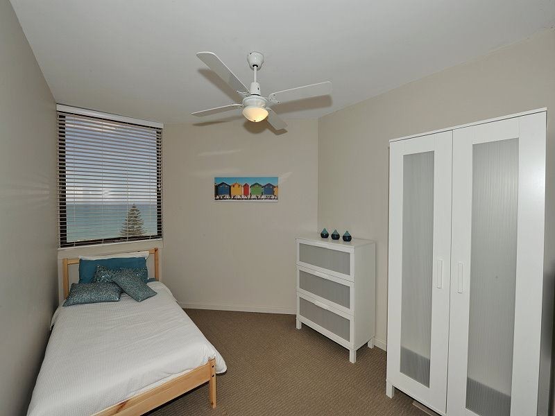 33/6a Valley Road, Halls Head WA 6210