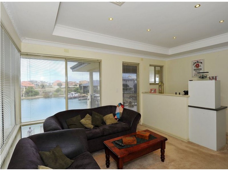 21 Voyager Close, Wannanup WA 6210
