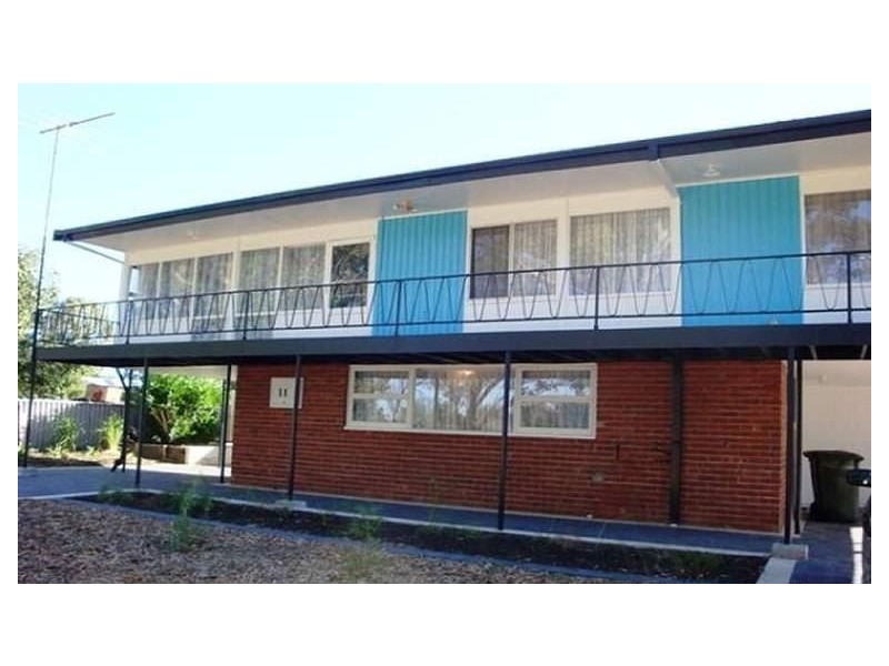 11 Redcliffe Road, Greenfields WA 6210