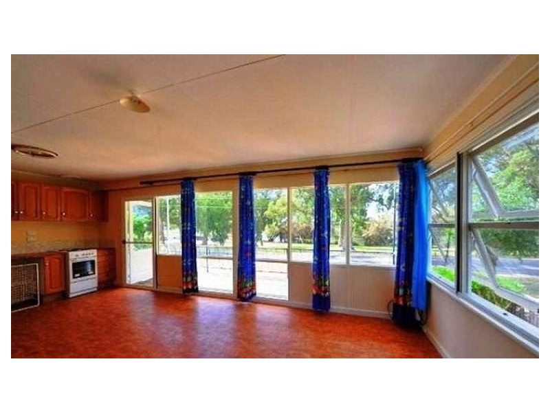 11 Redcliffe Road, Greenfields WA 6210
