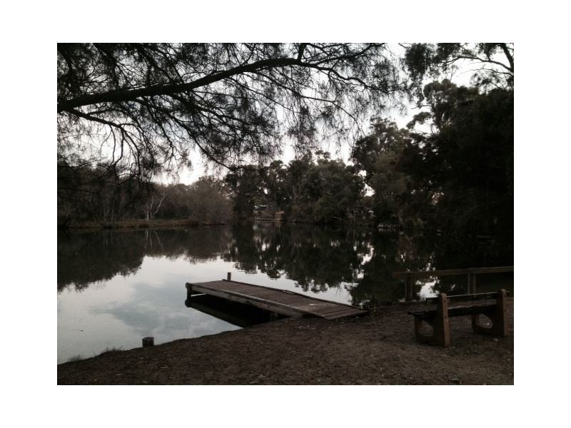 11 Redcliffe Road, Greenfields WA 6210