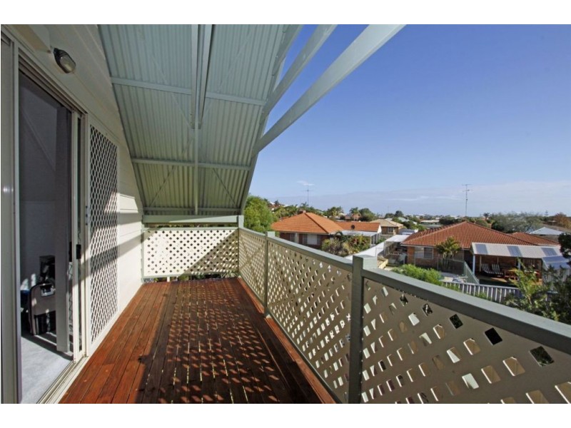 b/4 Magnolia Rise, Halls Head WA 6210