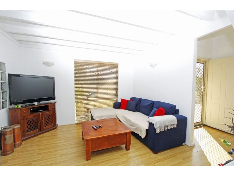 b/4 Magnolia Rise, Halls Head WA 6210