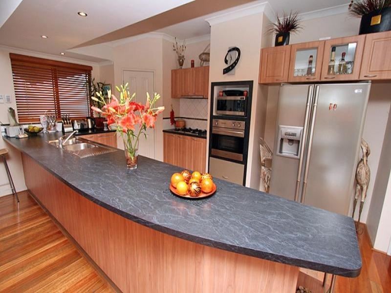 11 Aztec Island Retreat, Halls Head WA 6210