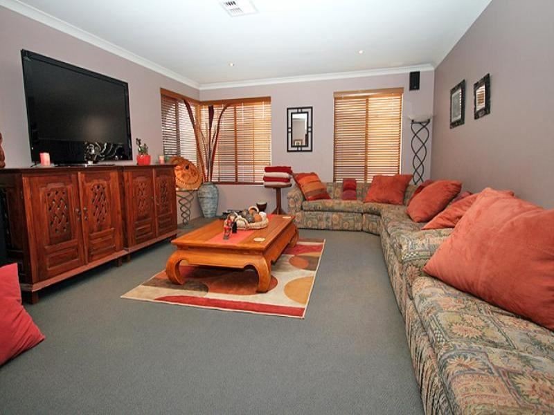 11 Aztec Island Retreat, Halls Head WA 6210