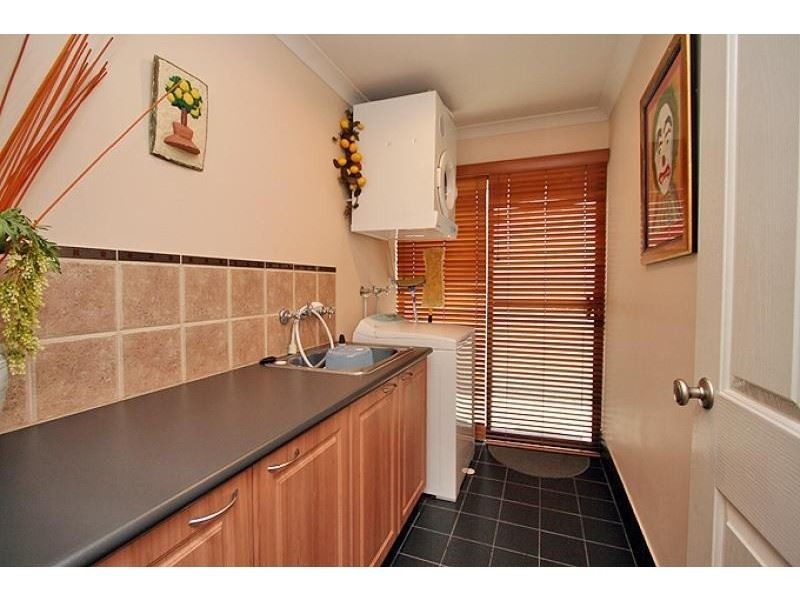 11 Aztec Island Retreat, Halls Head WA 6210