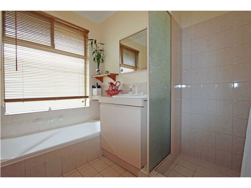 2 Berkeley Close, Greenfields WA 6210