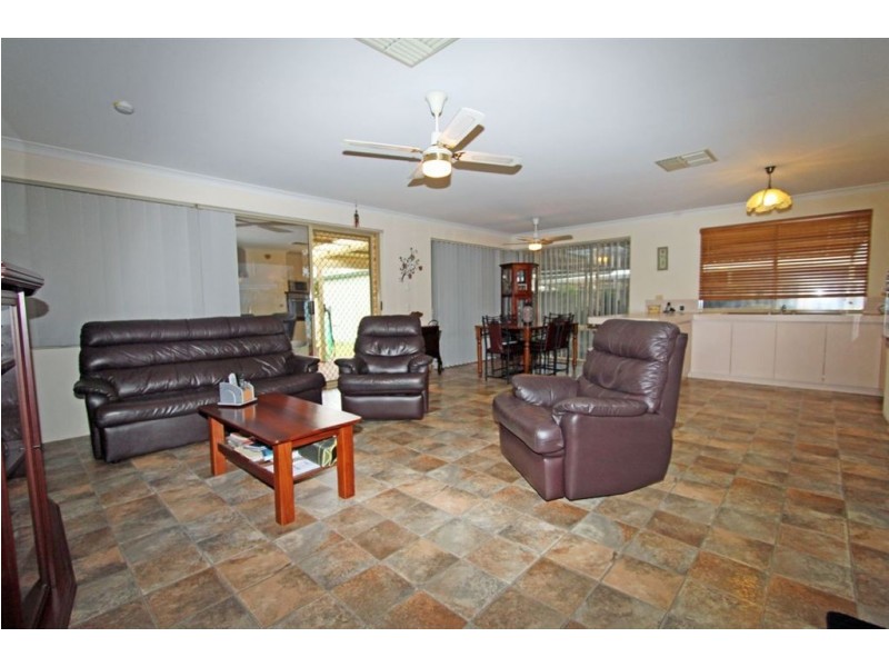 2 Berkeley Close, Greenfields WA 6210