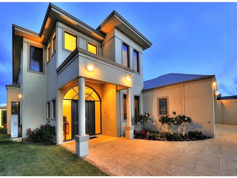 22 Ragamuffin Point, Halls Head WA 6210