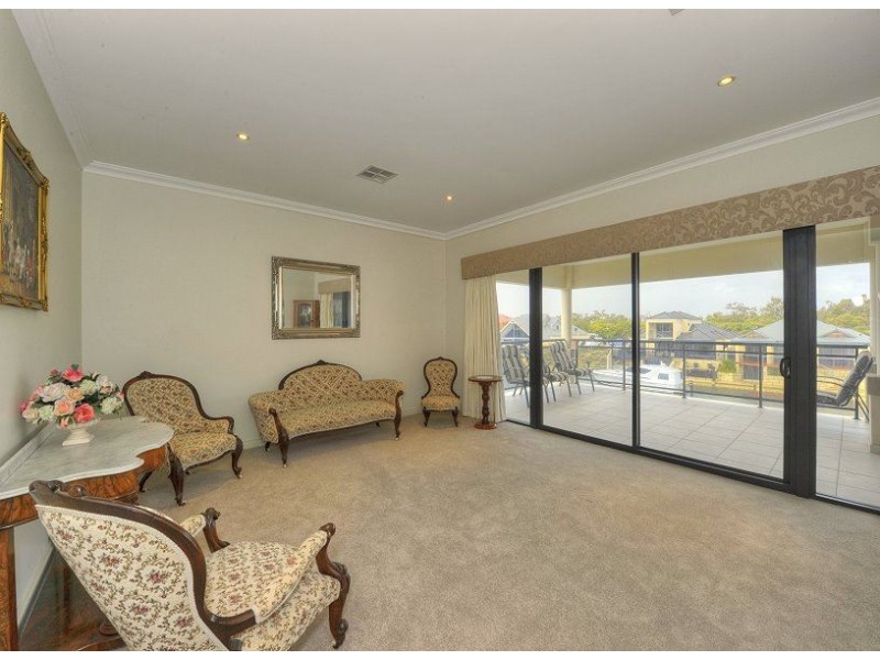 22 Ragamuffin Point, Halls Head WA 6210