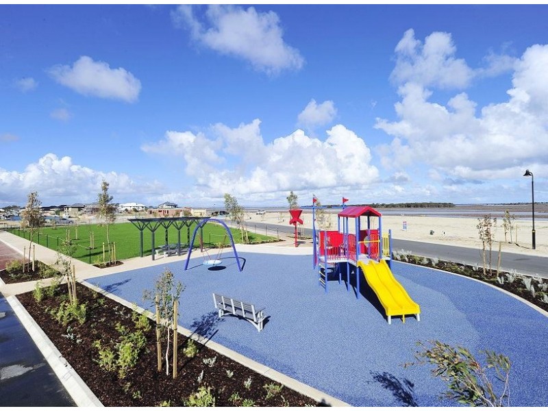 99 Waterlily Drive, Dudley Park WA 6210