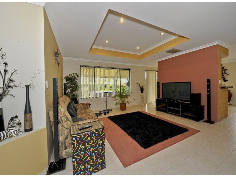 17 Dorneywood Crescent, Erskine WA 6210