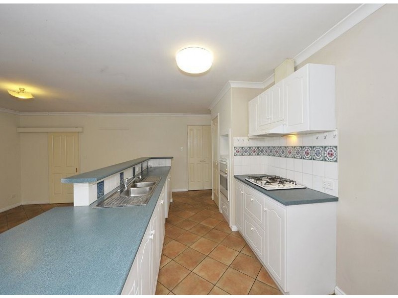 2 Muntries Place, Halls Head WA 6210