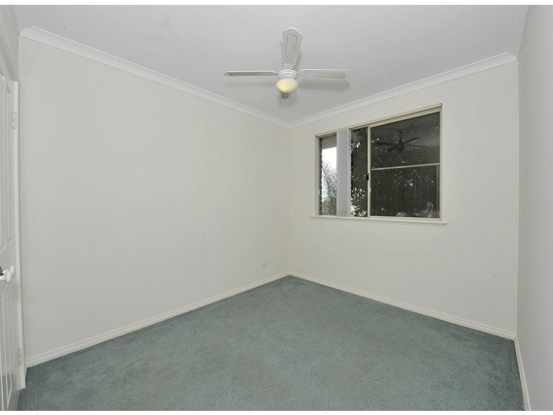 2 Muntries Place, Halls Head WA 6210