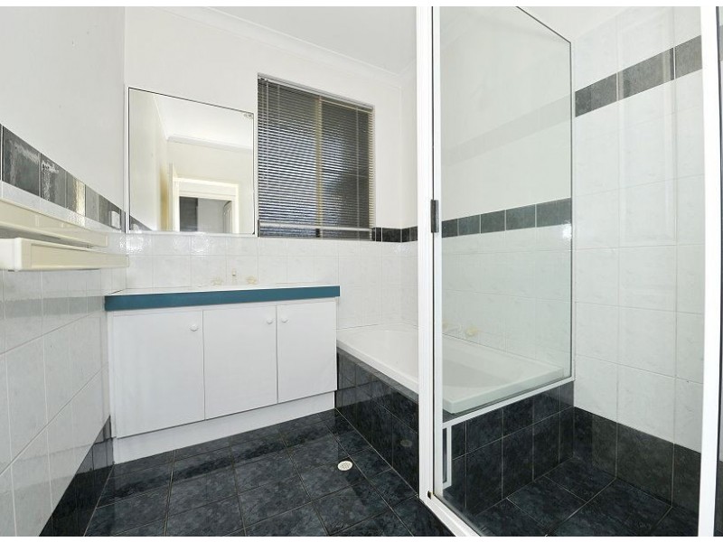 2 Muntries Place, Halls Head WA 6210