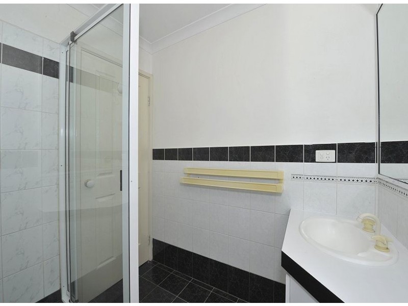 2 Muntries Place, Halls Head WA 6210