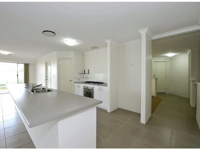 8 Bibbulmun Meander, Ravenswood WA 6208